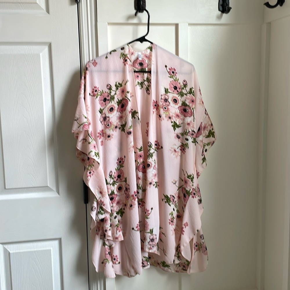 Pink floral kimono by Jack & Missy. One size fits all.